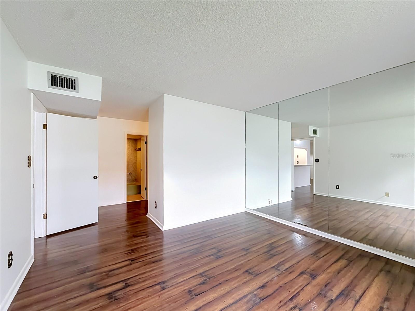 2837 Ne 3rd St #103 Property Photo 16