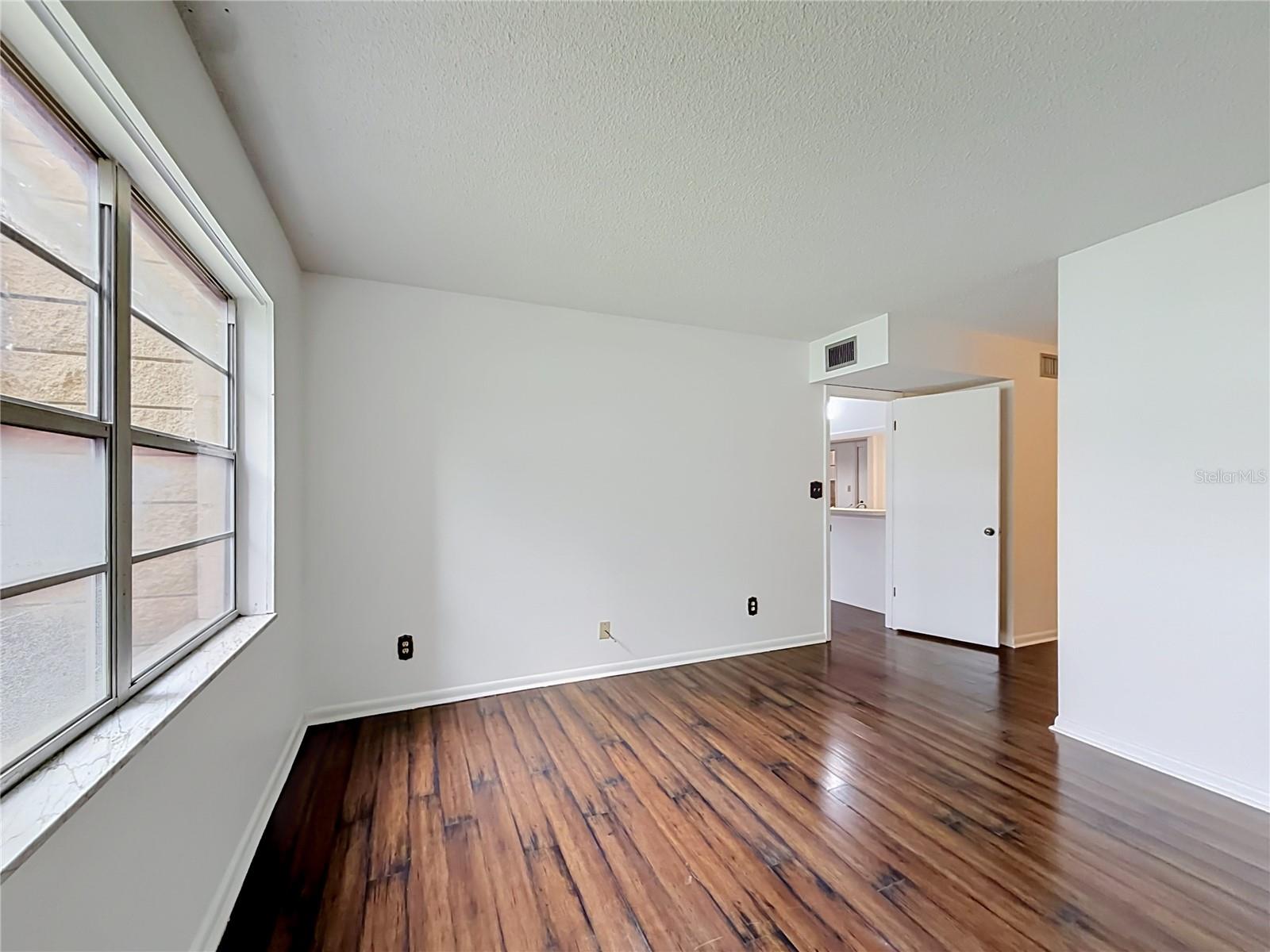 2837 Ne 3rd St #103 Property Photo 17