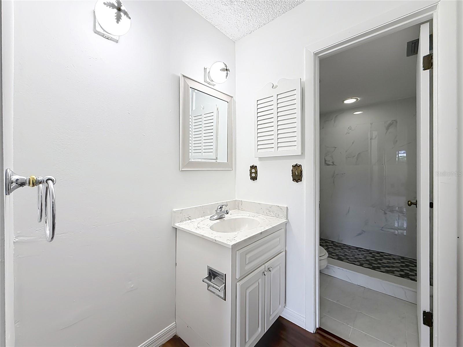 2837 Ne 3rd St #103 Property Photo 25