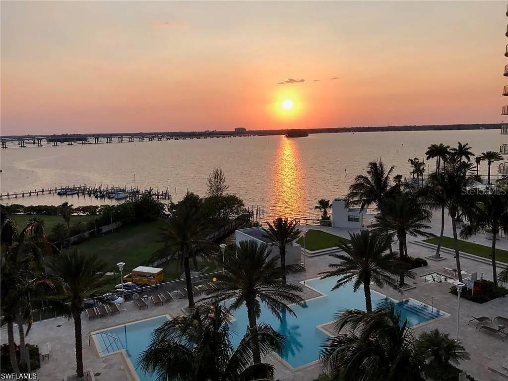 3000 OASIS GRAND BLVD #1002