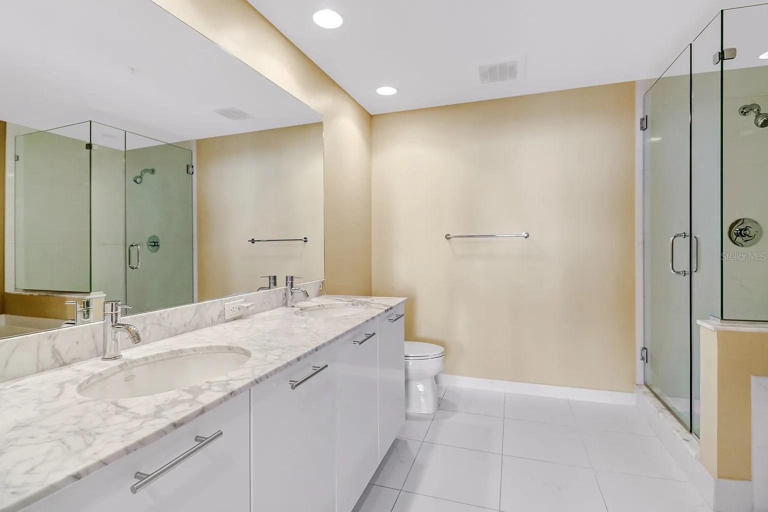 3000 Oasis Grand Blvd #1002 Property Photo 16