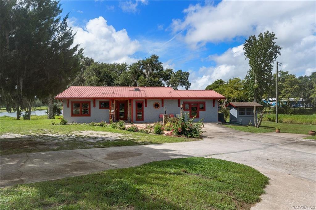 8004 E Halcyon Isle Ct Property Photo 1