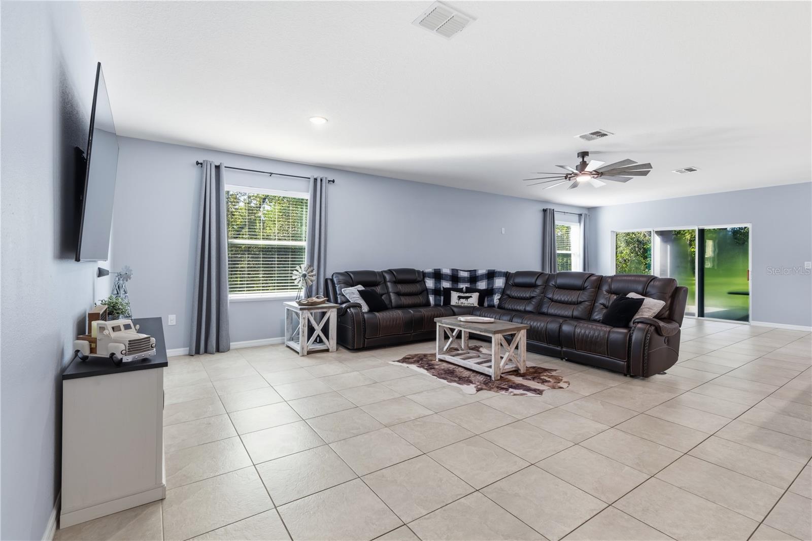 14557 Cedarwood Ave Property Photo 10