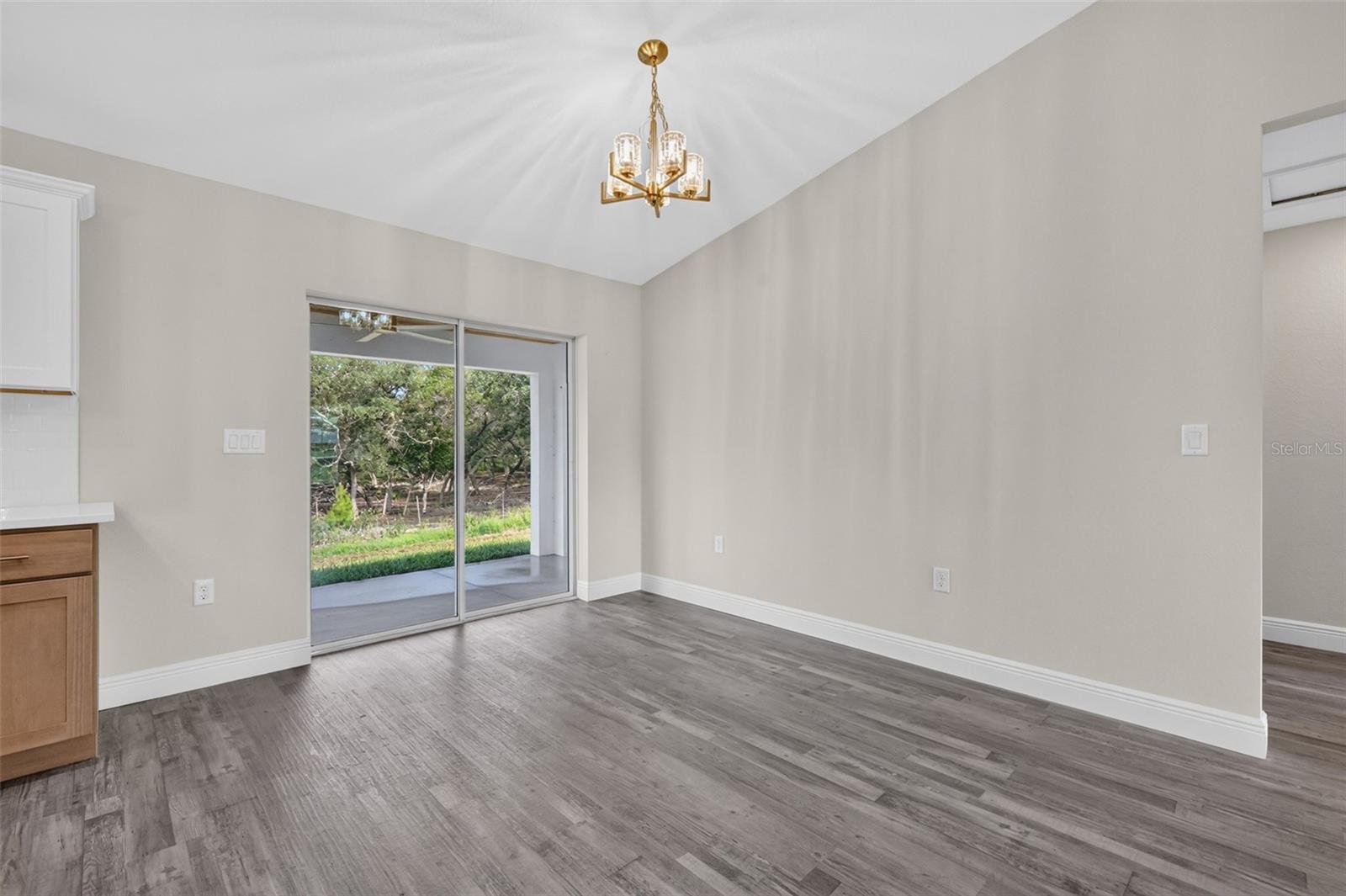 22 Walnut Crse Property Photo 16