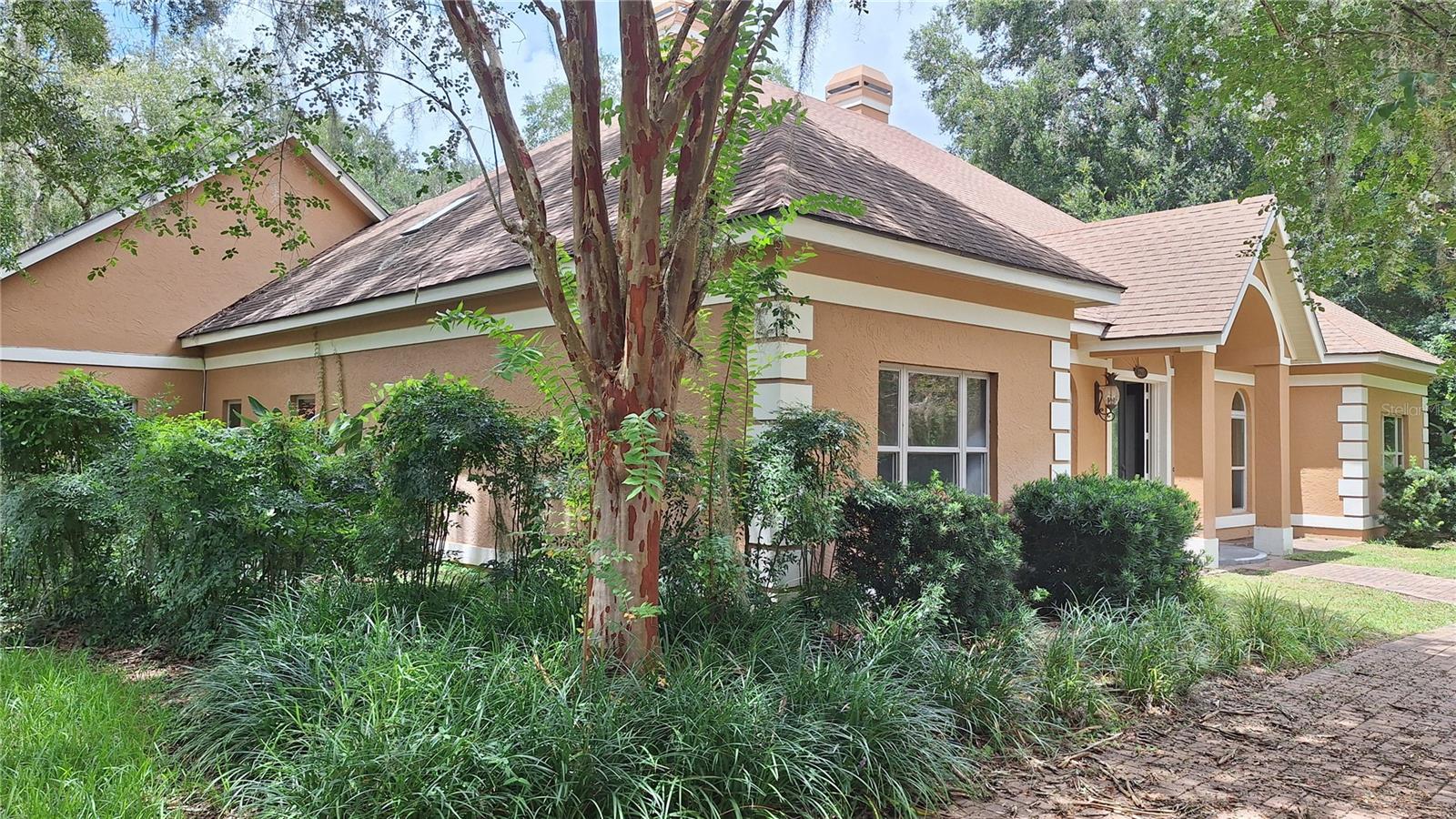 2210 Se Laurel Run Dr Property Photo 3