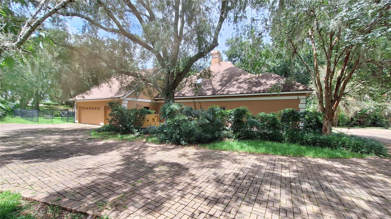 2210 Se Laurel Run Dr Property Photo 4