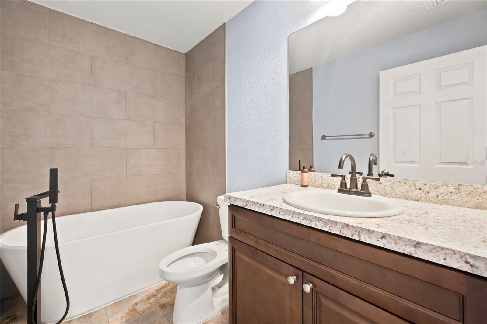 19056 Saint Benedict Dr Property Photo 14