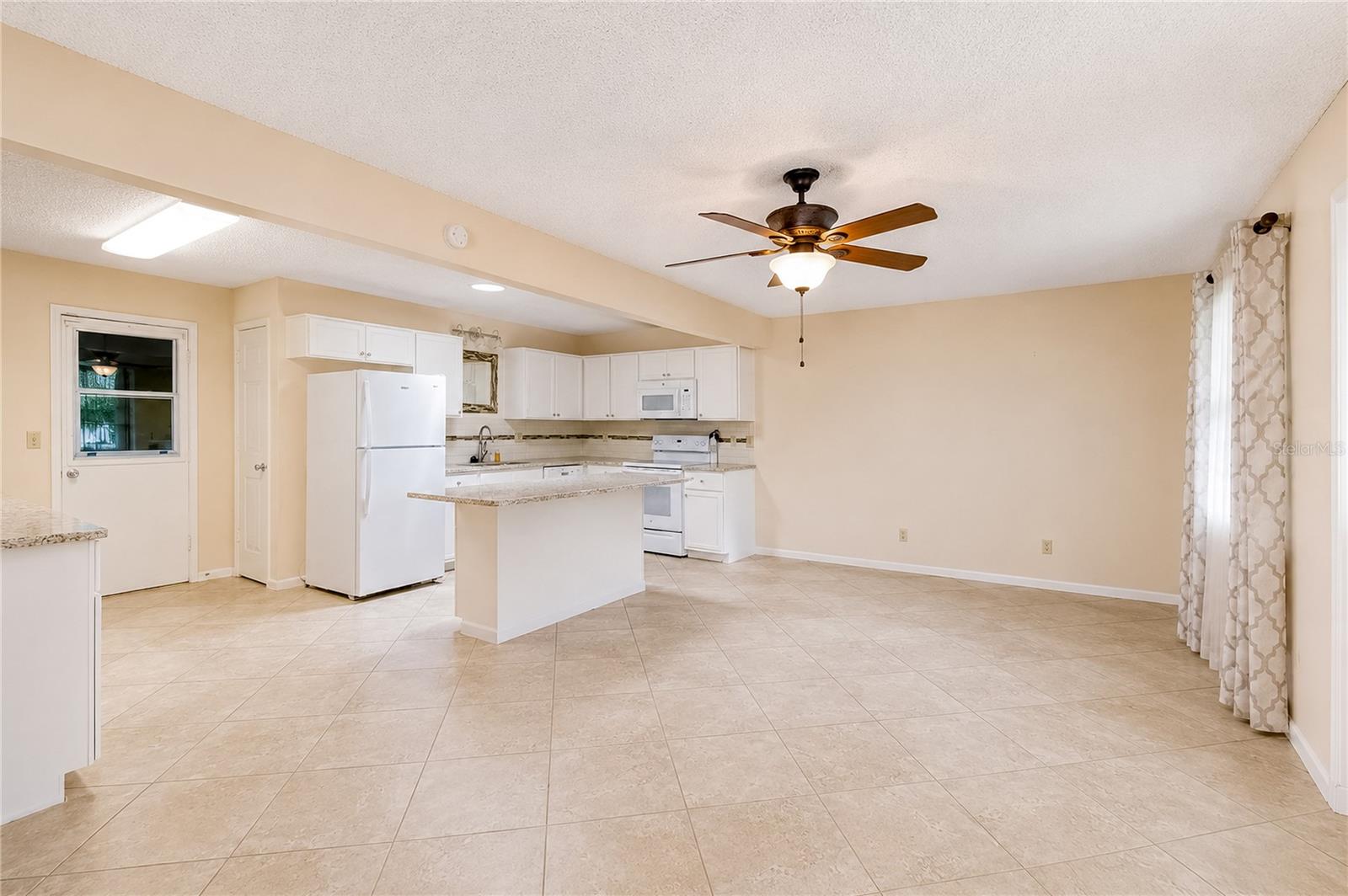 8702 Sw 94th St #e Property Photo 18