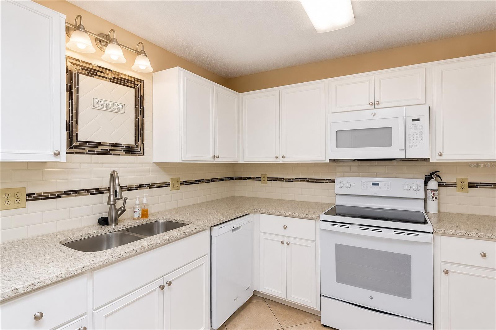 8702 Sw 94th St #e Property Photo 23