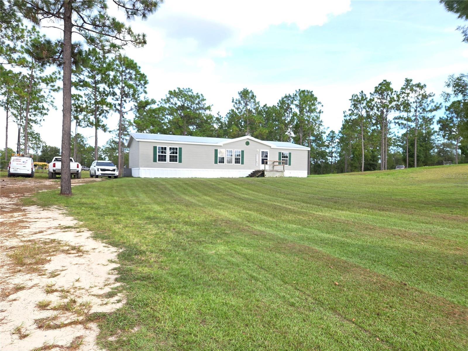 13030 Se 21st Pl Property Photo 3
