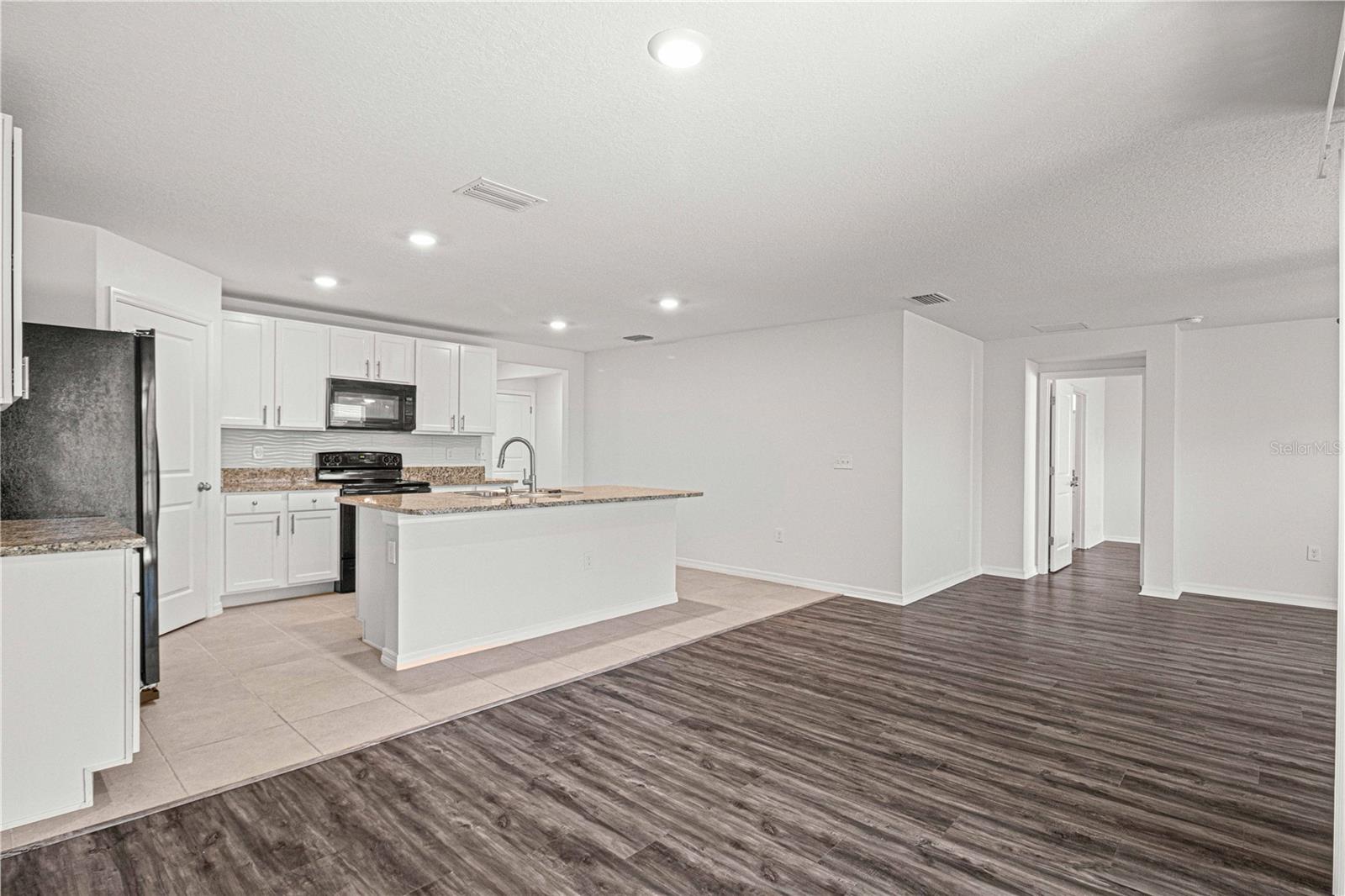 8687 Sw 49th Ter Property Photo 10