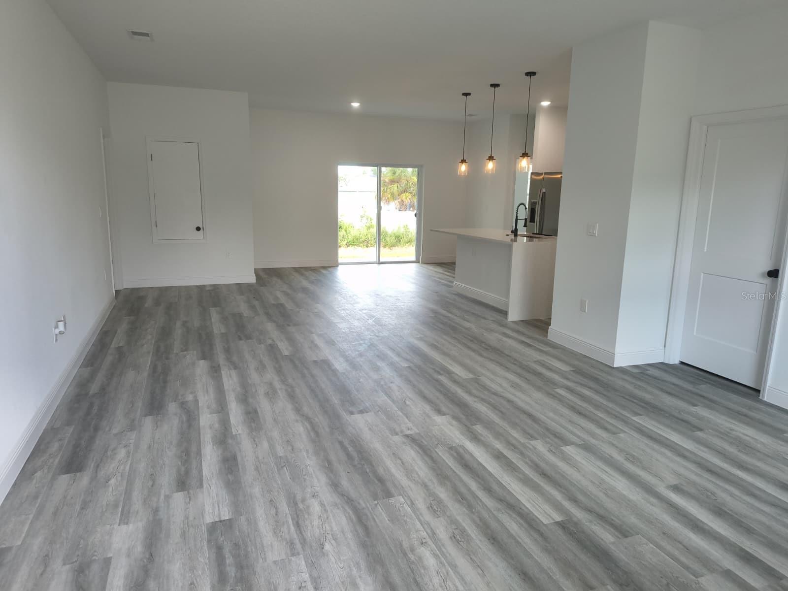 171 Marion Oaks Trl Property Photo 2