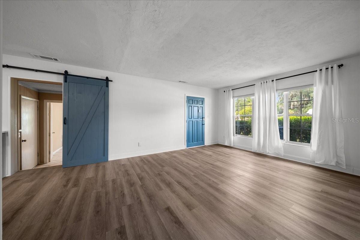 2830 Se 6th St Property Photo 6