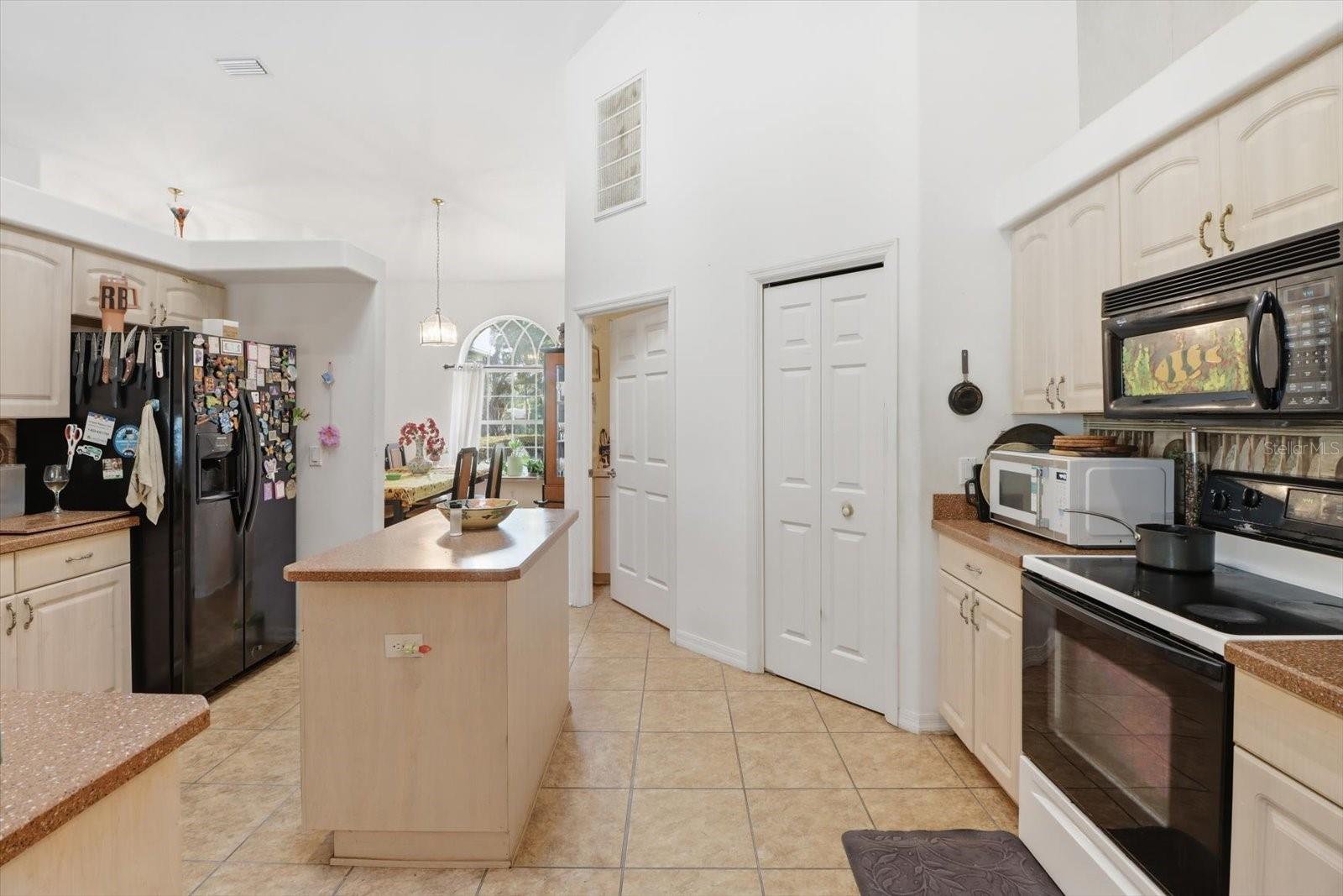 2667 W Pine Ridge Blvd Property Photo 16