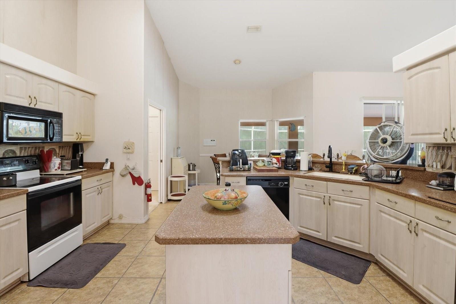 2667 W Pine Ridge Blvd Property Photo 17