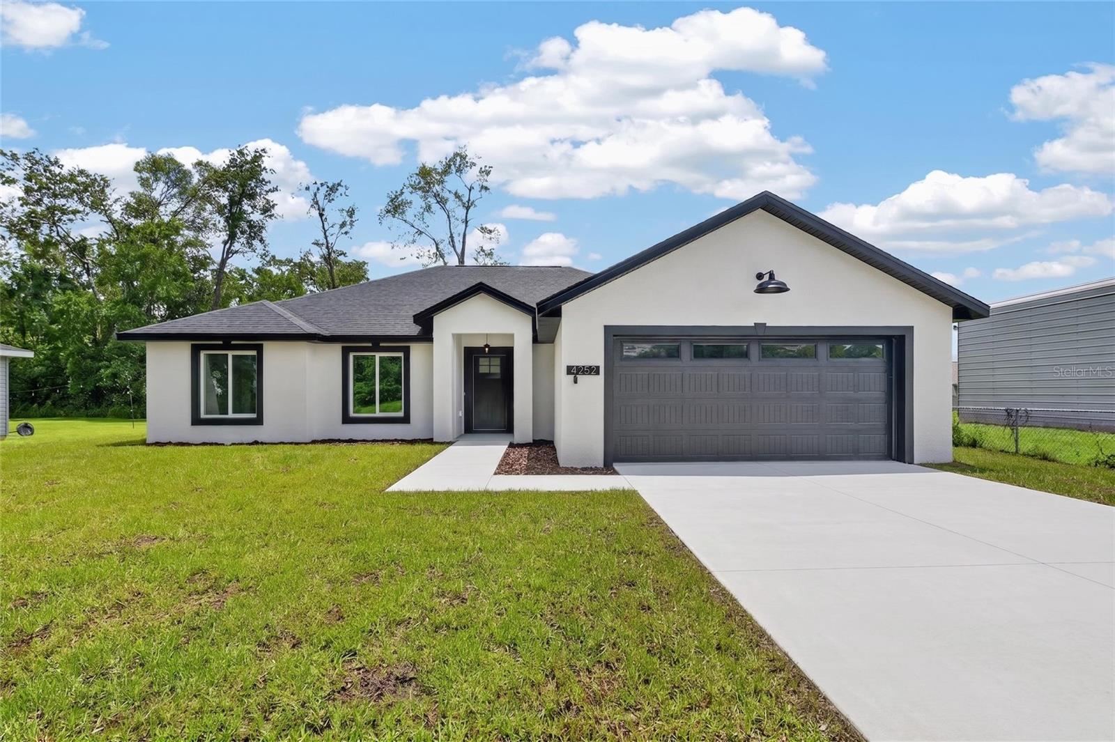 4252 SE 135 LN Property Photo 1