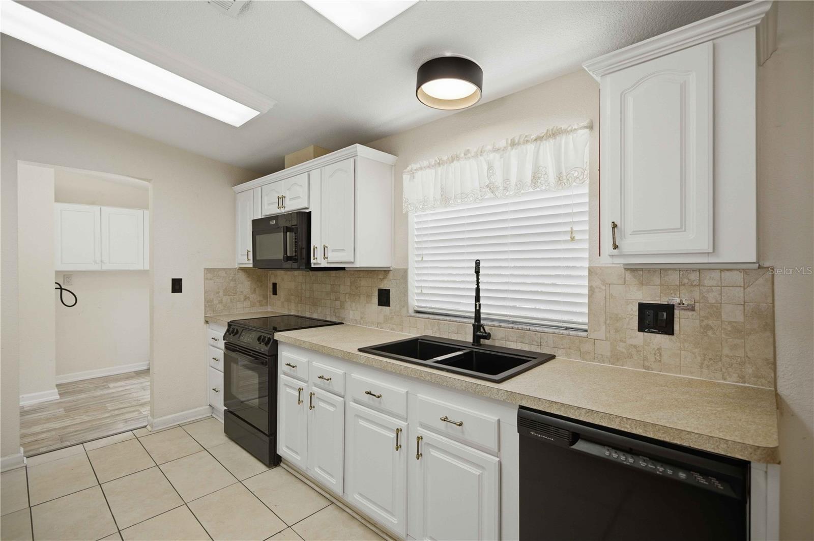 7863 Sw 5th Pl Property Photo 6