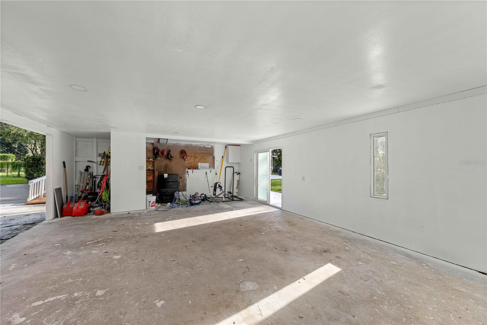3422 E Fort King St Property Photo 39