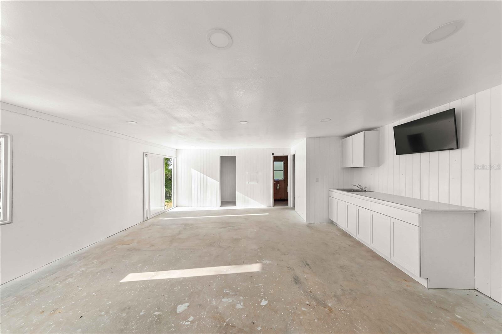 3422 E Fort King St Property Photo 40