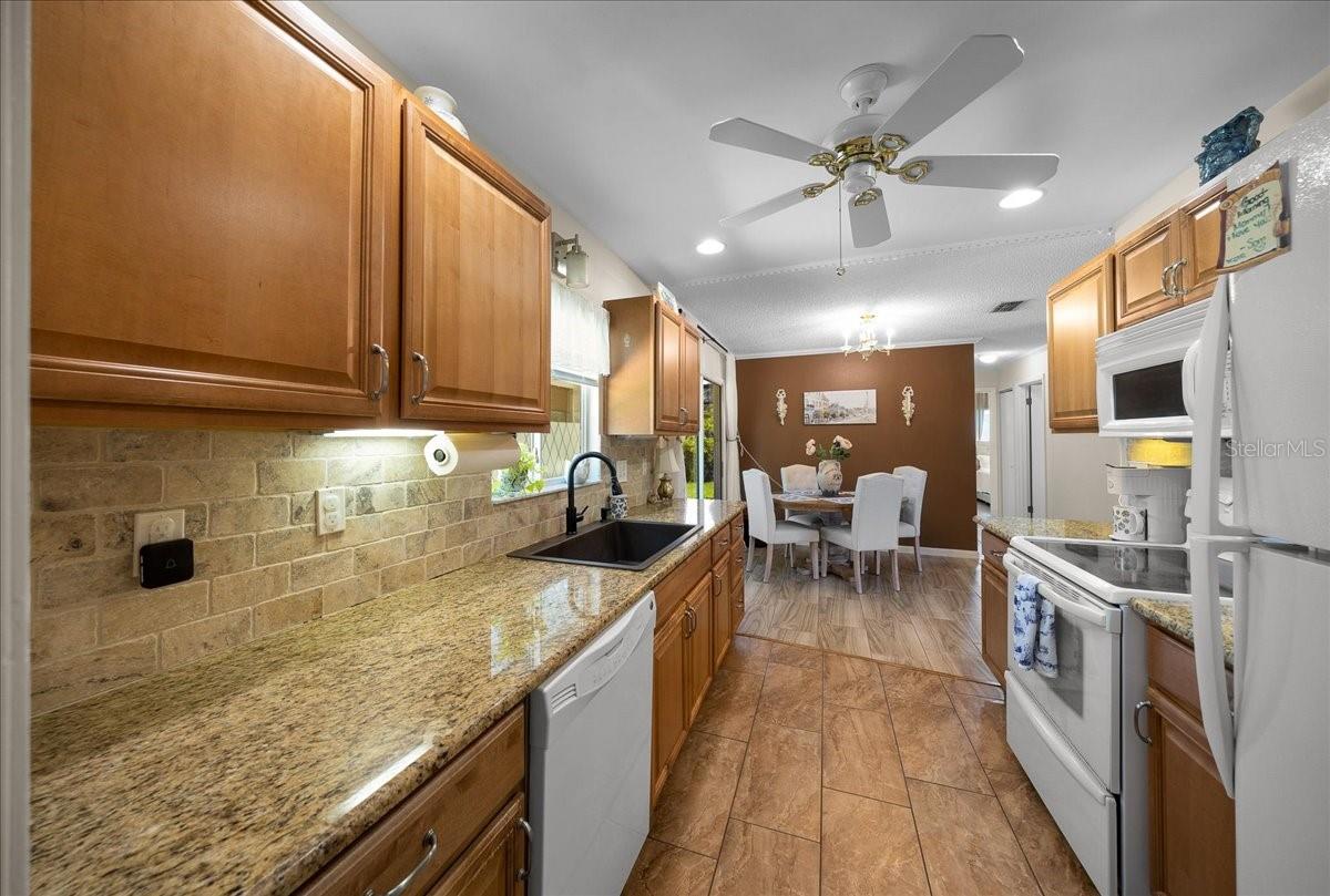 10945 Sw 77th Ct Property Photo 33