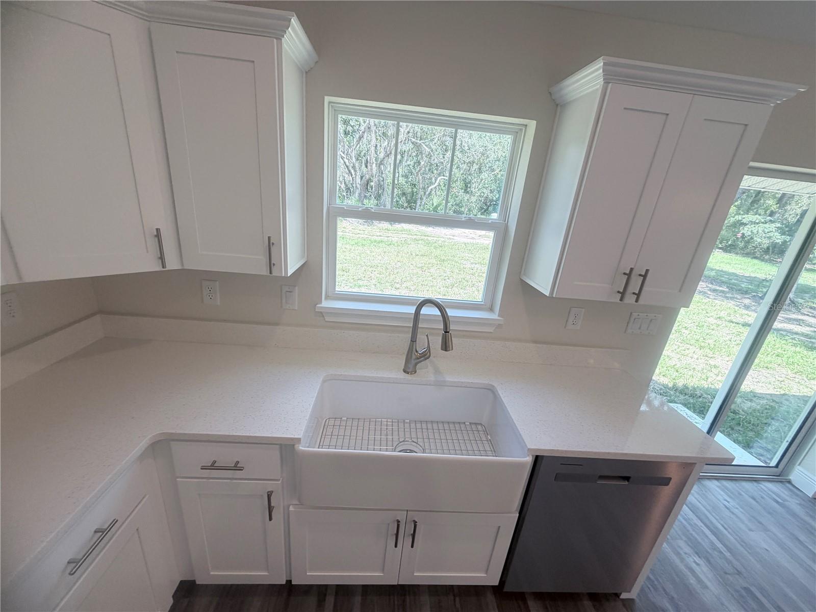 23 Oak Circle Property Photo 4