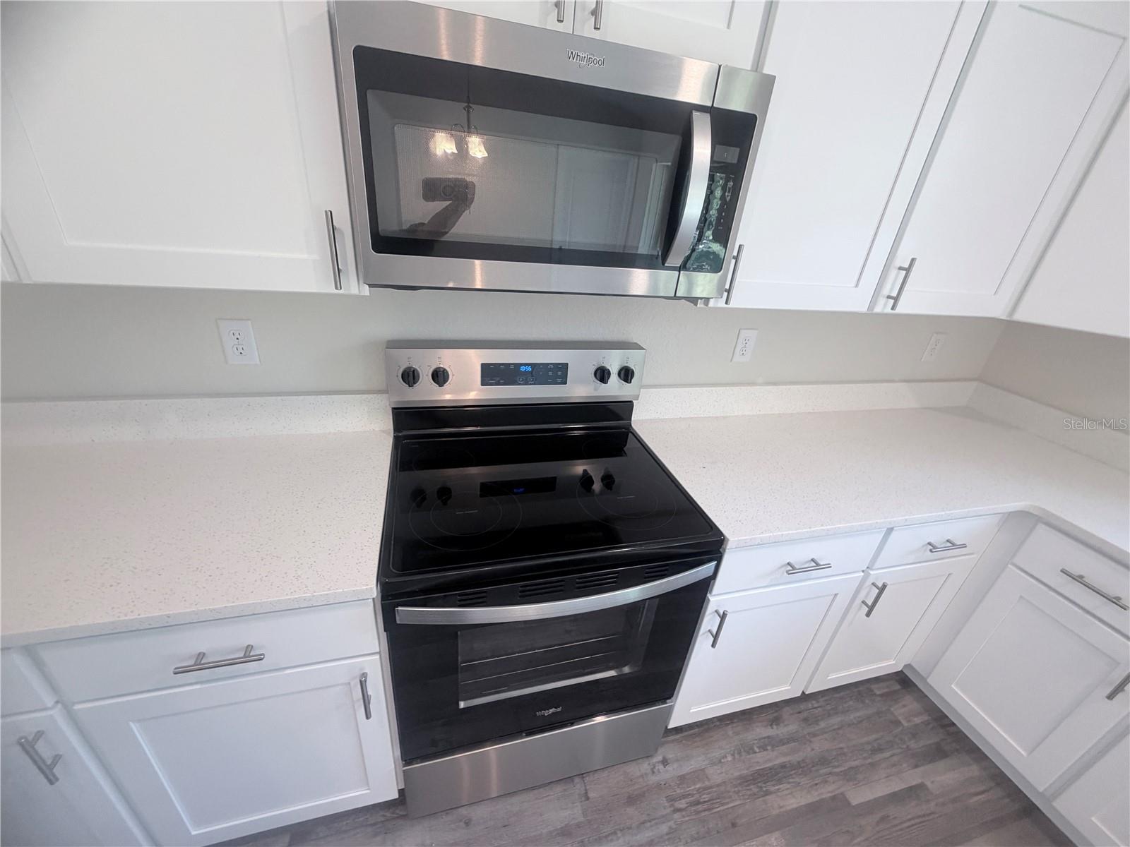 23 Oak Circle Property Photo 6