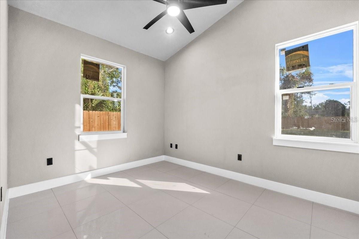 724 W Crescent Dr Property Photo 16