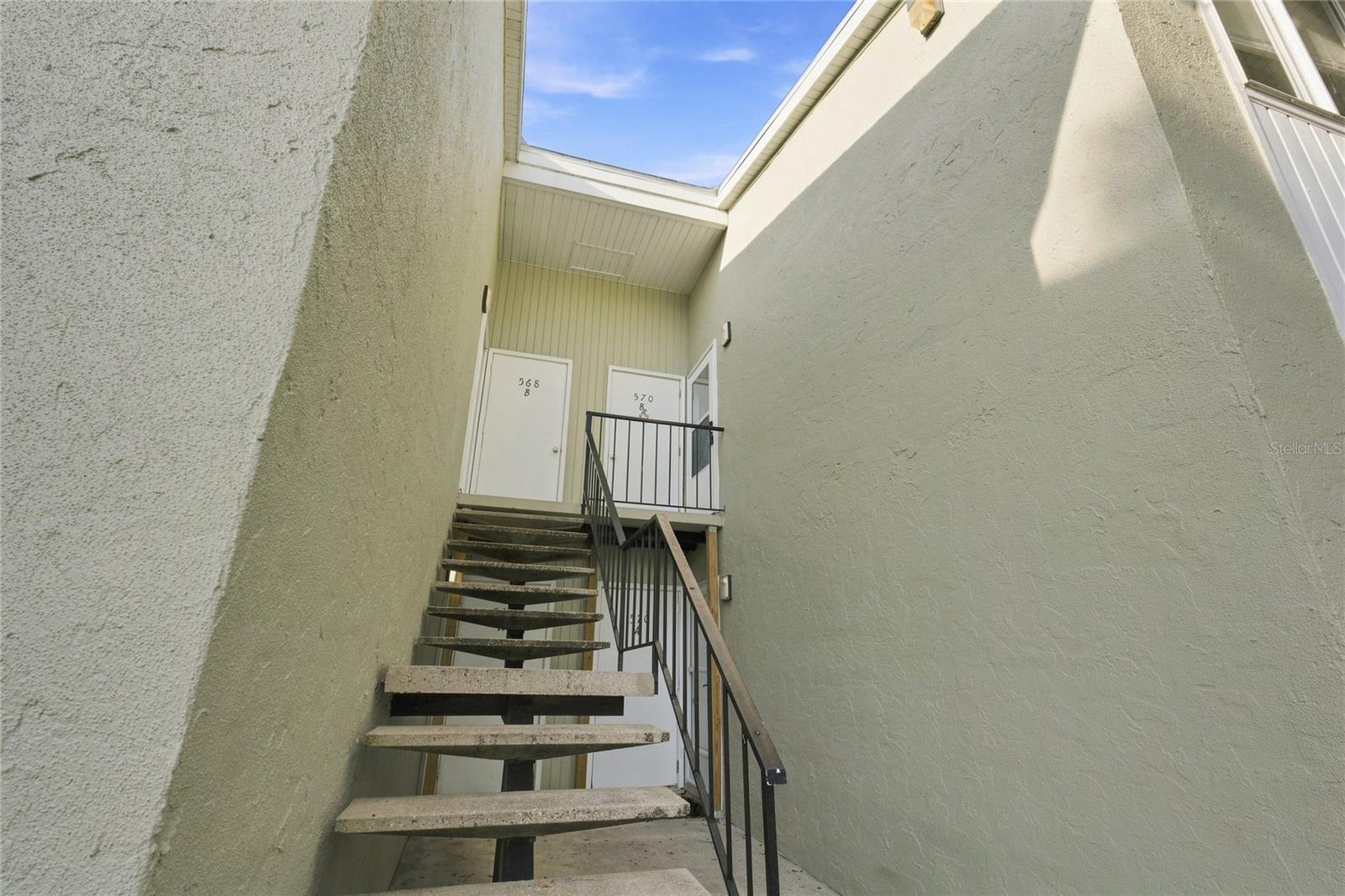 570 Bahia Cir #b Property Photo 2