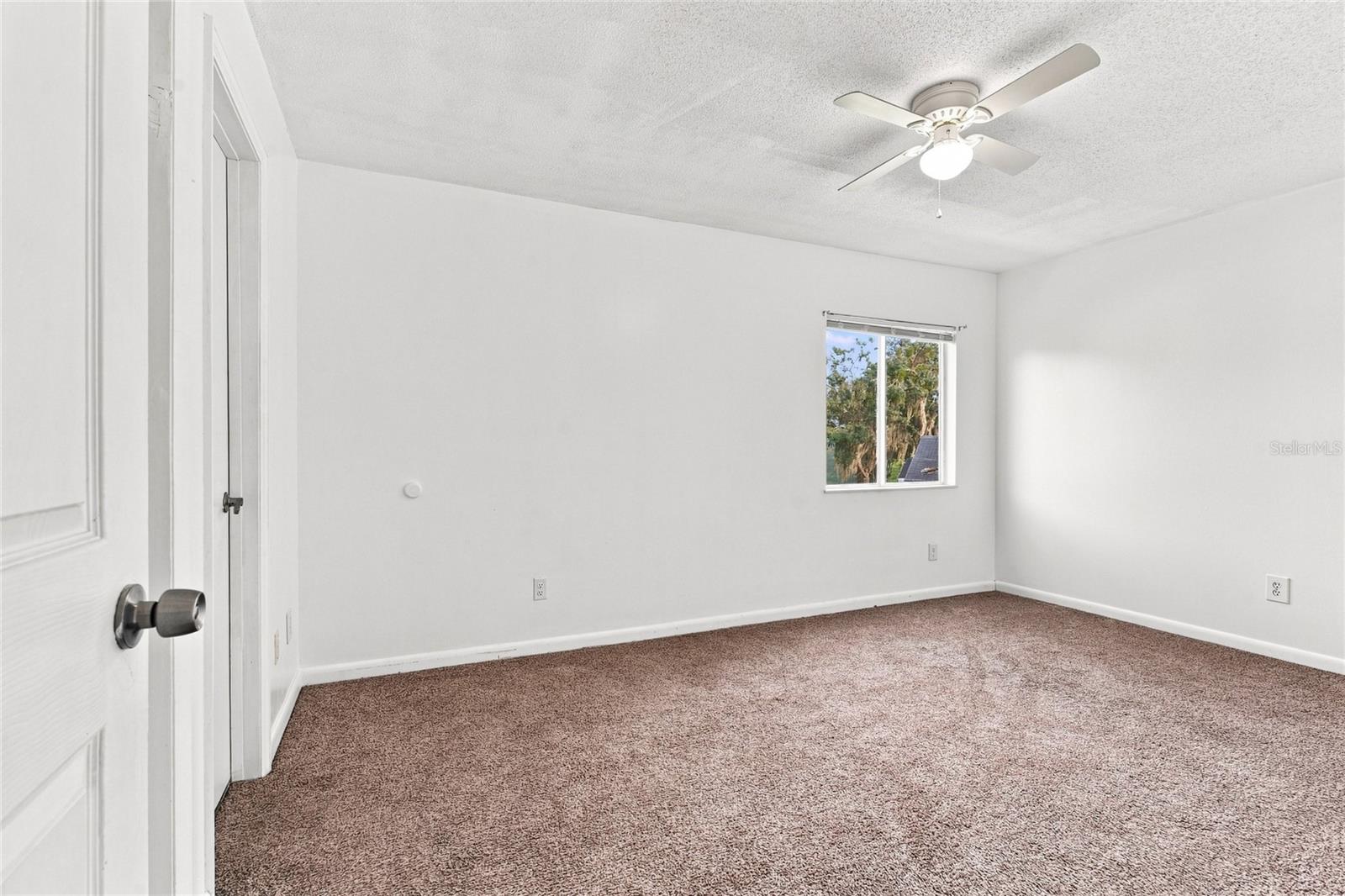 570 Bahia Cir #b Property Photo 6