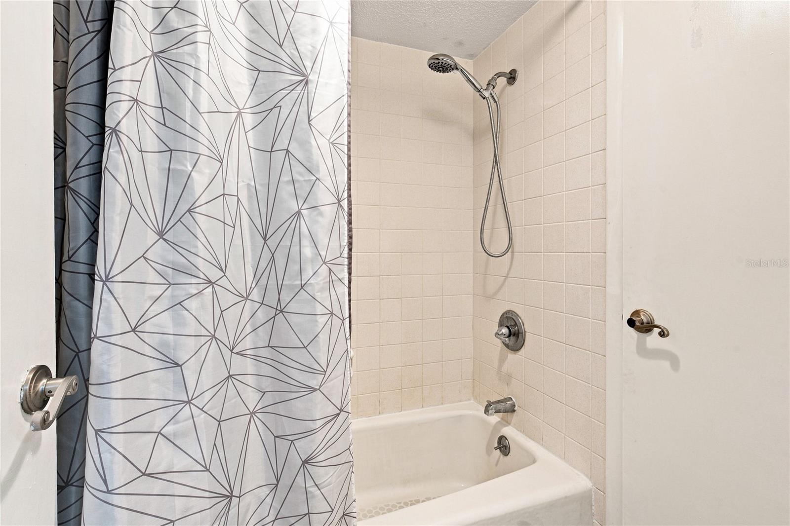 570 Bahia Cir #b Property Photo 14