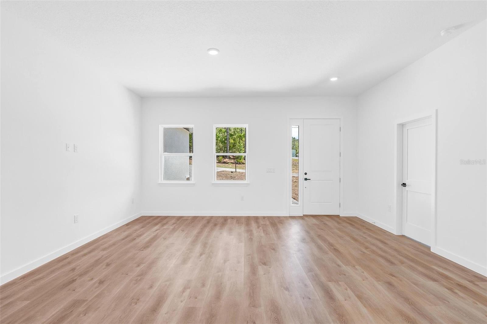 8812 N Lansen Way Property Photo 4