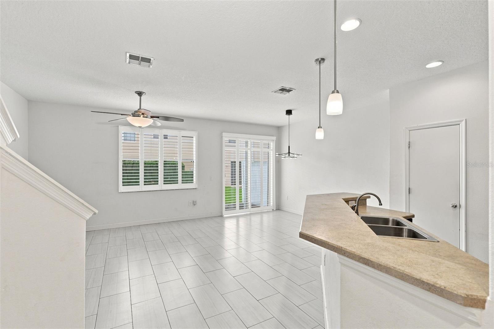 340 Golden Dewdrop Way Property Photo 4