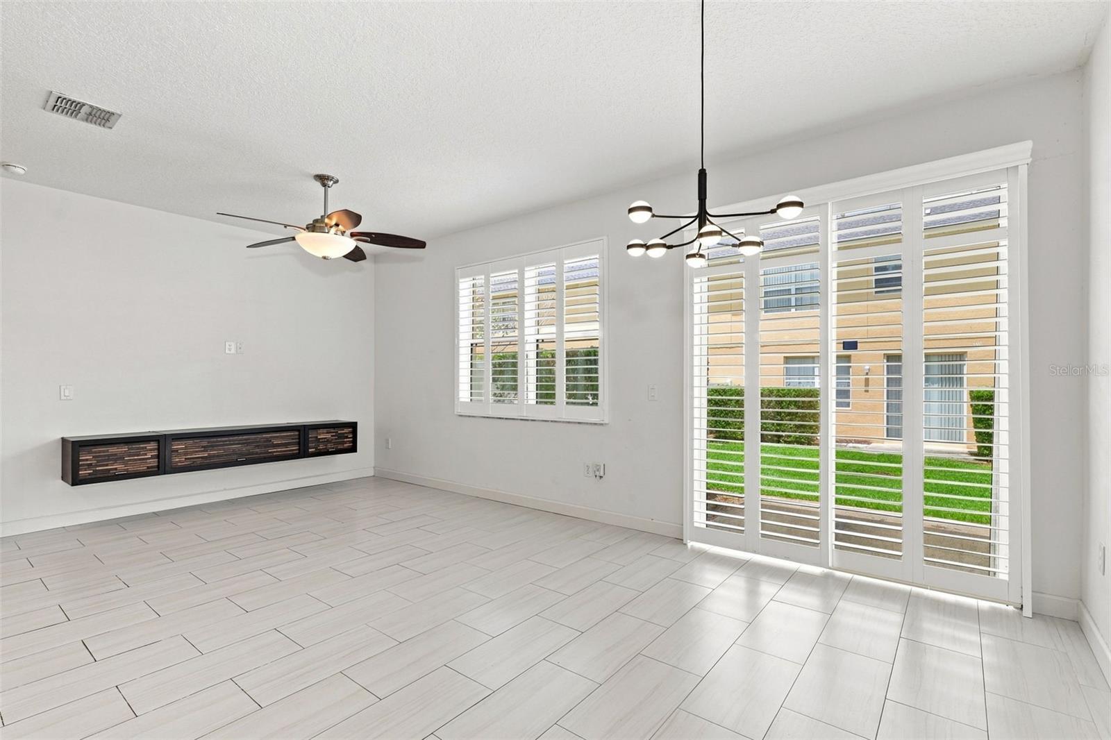 340 Golden Dewdrop Way Property Photo 7