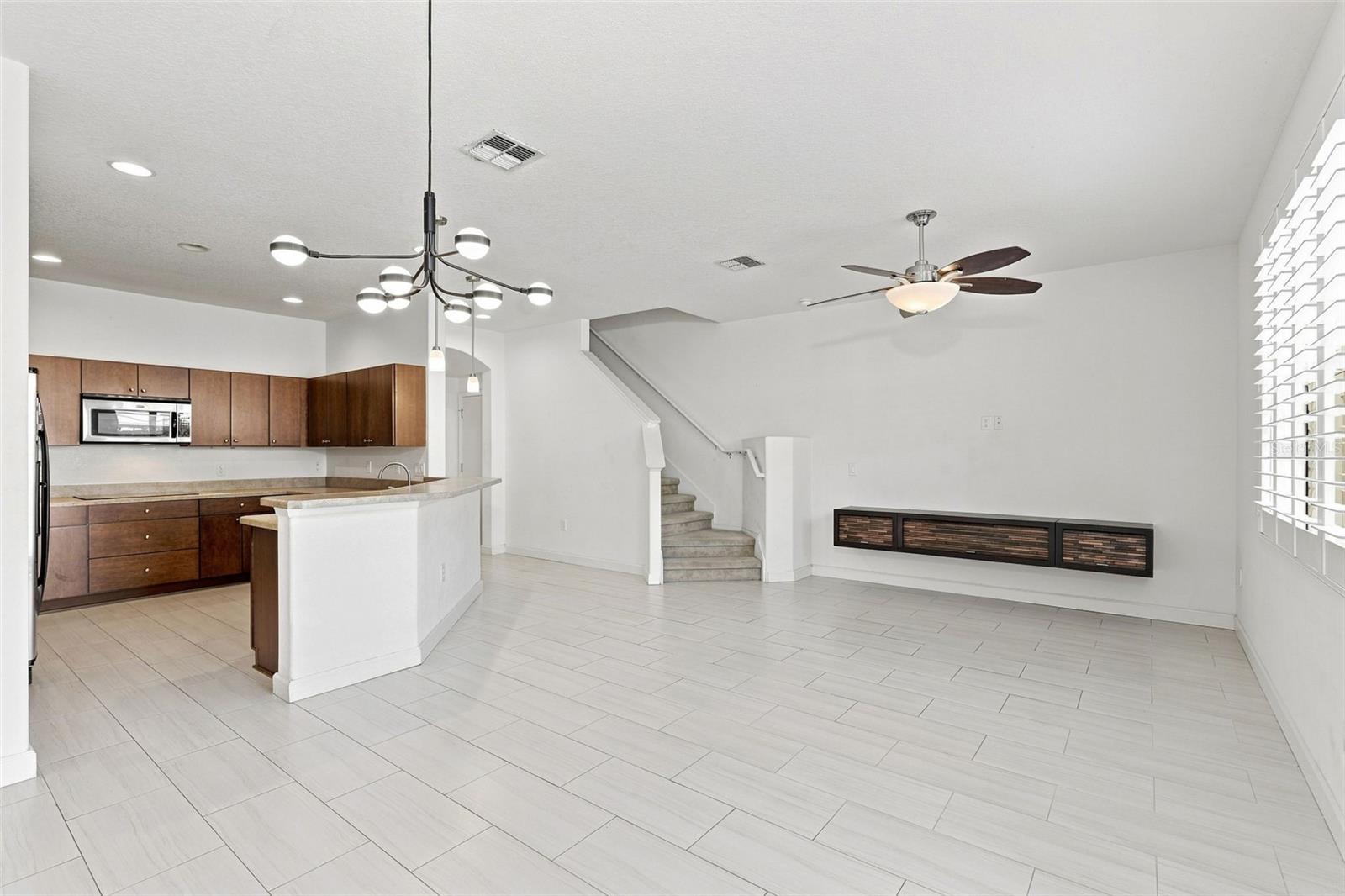 340 Golden Dewdrop Way Property Photo 9