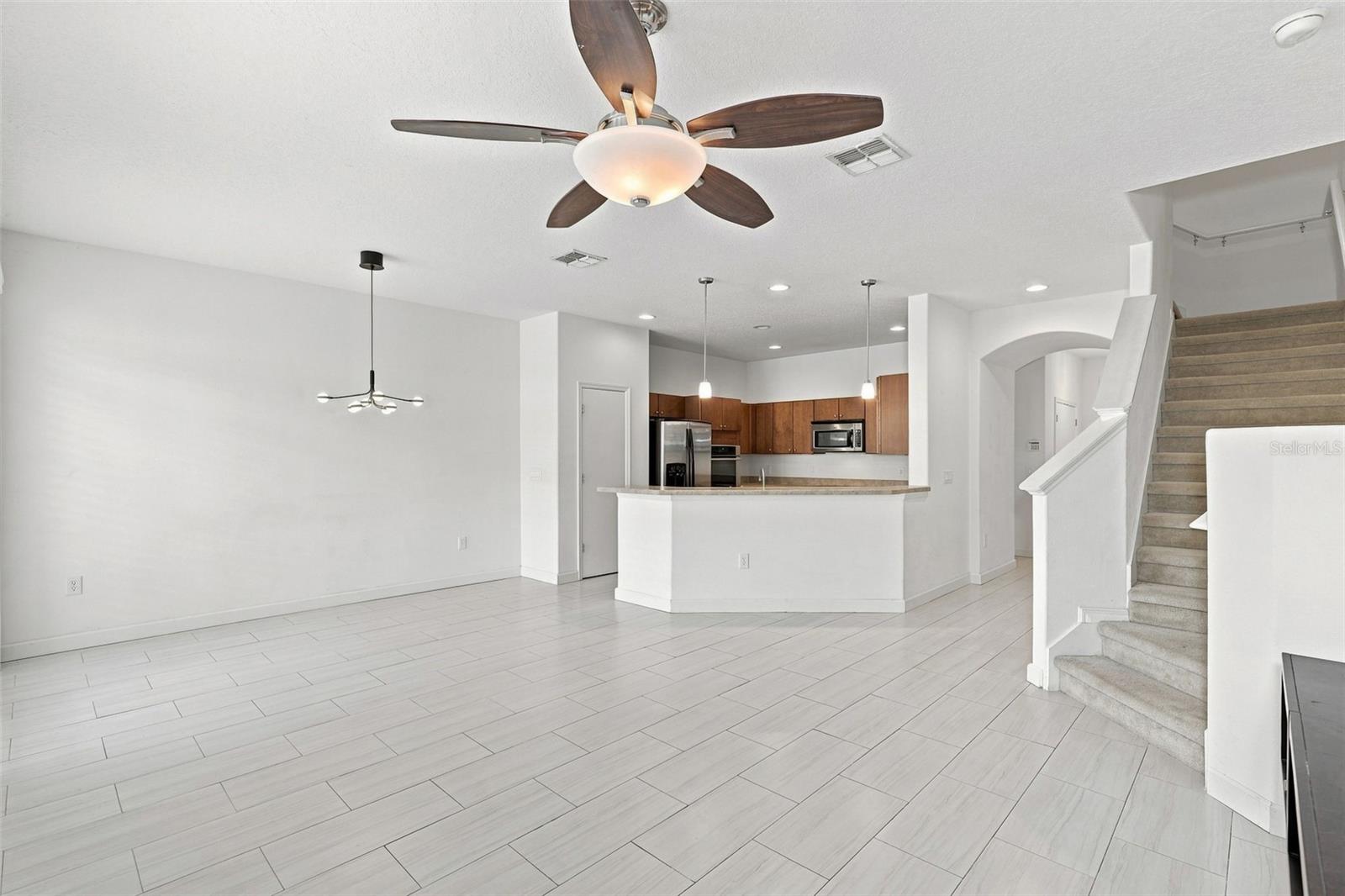 340 Golden Dewdrop Way Property Photo 10