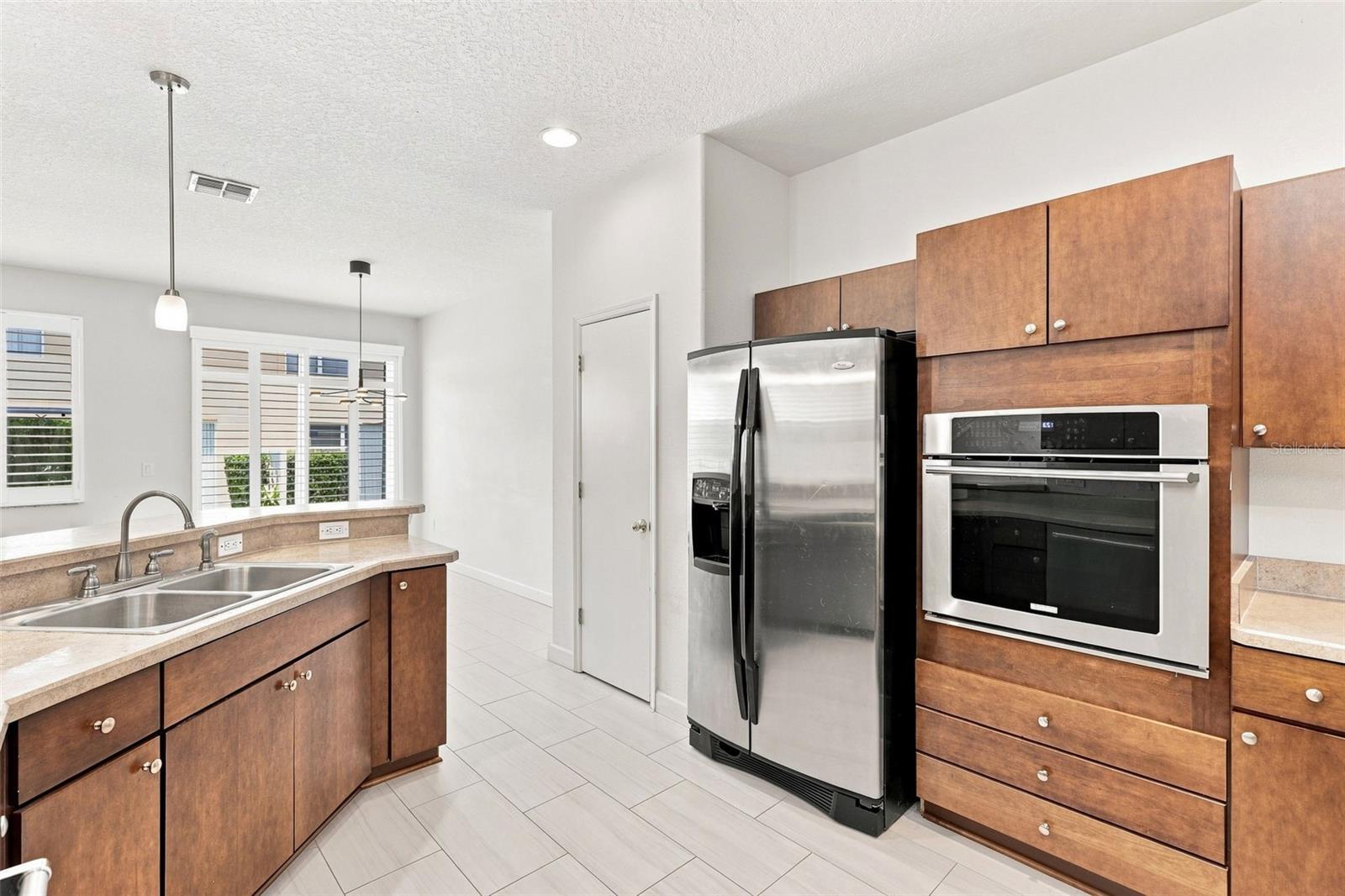 340 Golden Dewdrop Way Property Photo 18