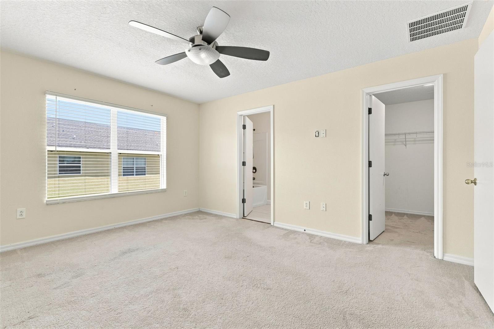 340 Golden Dewdrop Way Property Photo 22
