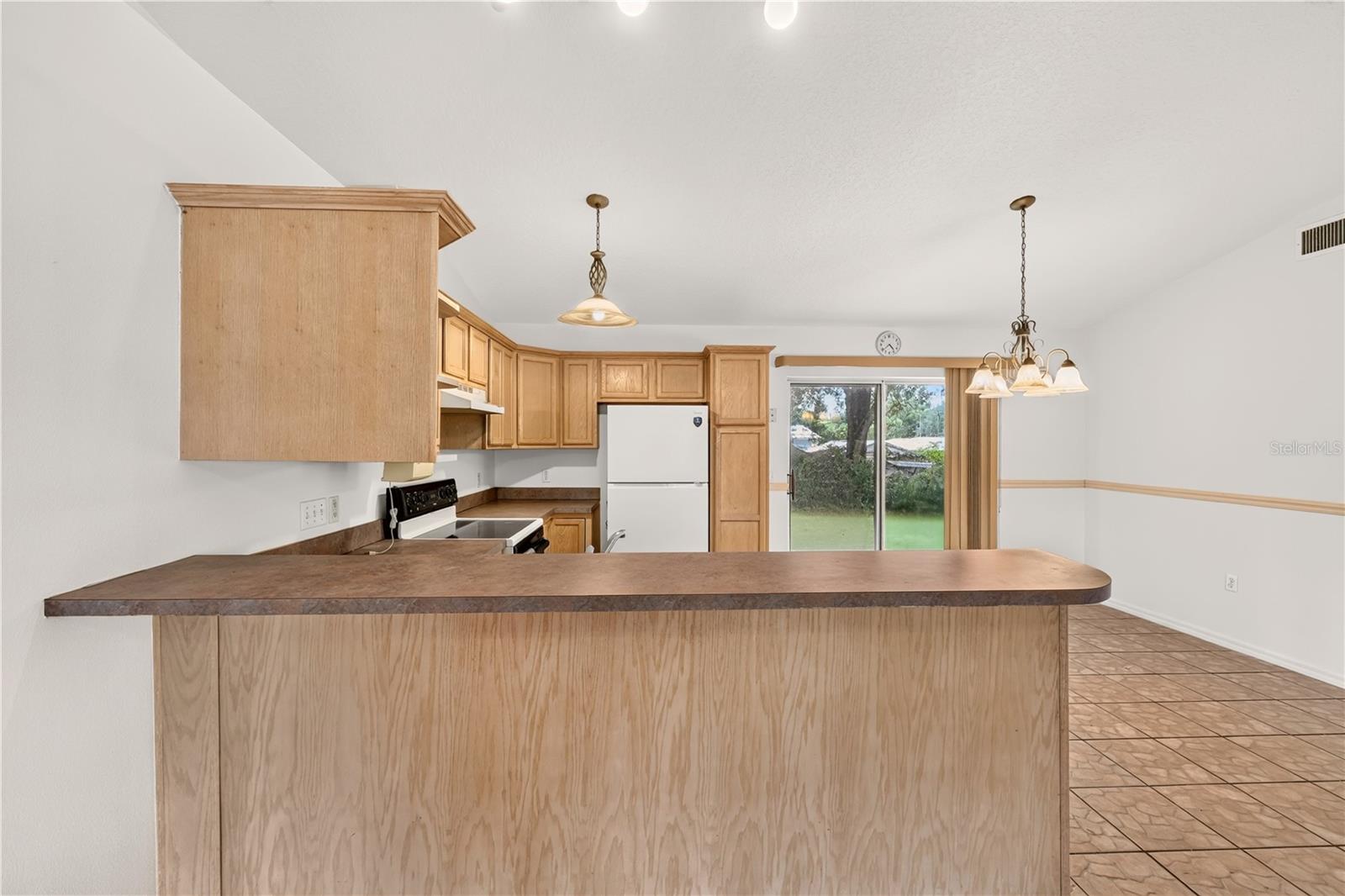 211 Edison St Property Photo 19