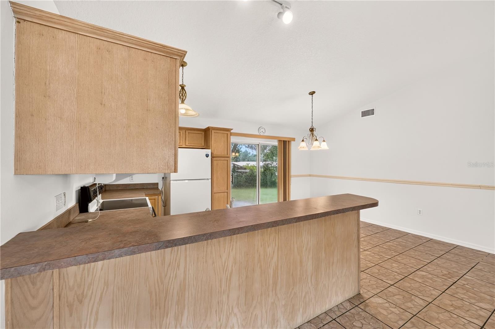 211 Edison St Property Photo 20