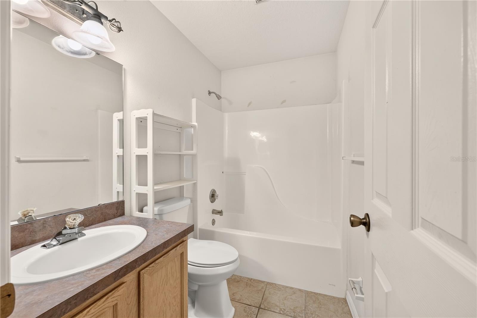 211 Edison St Property Photo 29