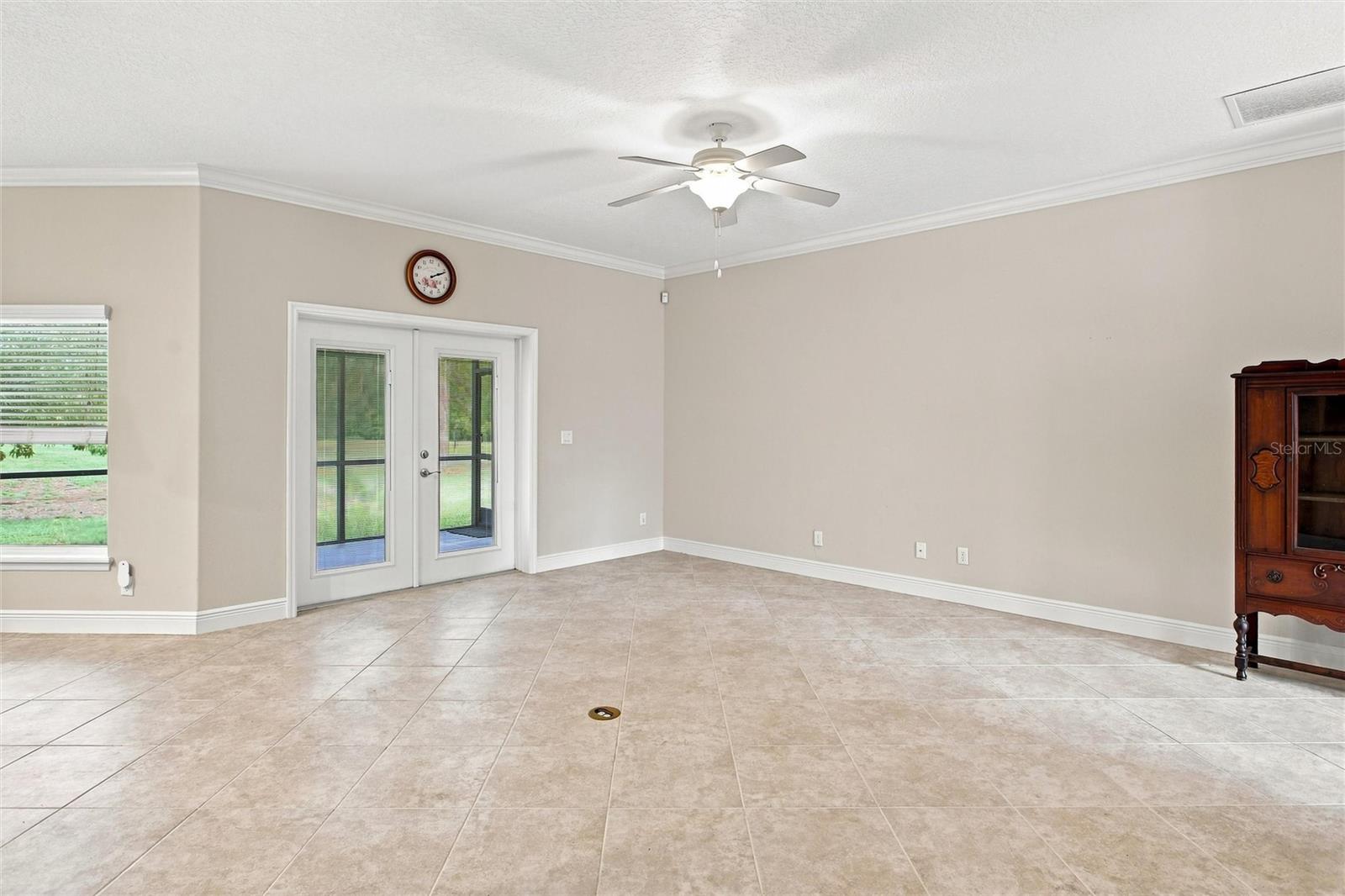 555 Dowling Cir Property Photo 17