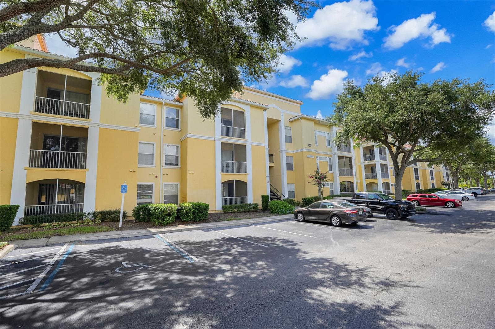 1150 LAKE SHADOW CIR #3305