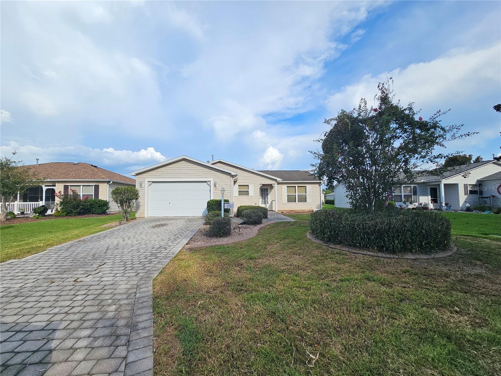 945 CANDLER PL Property Photo 1