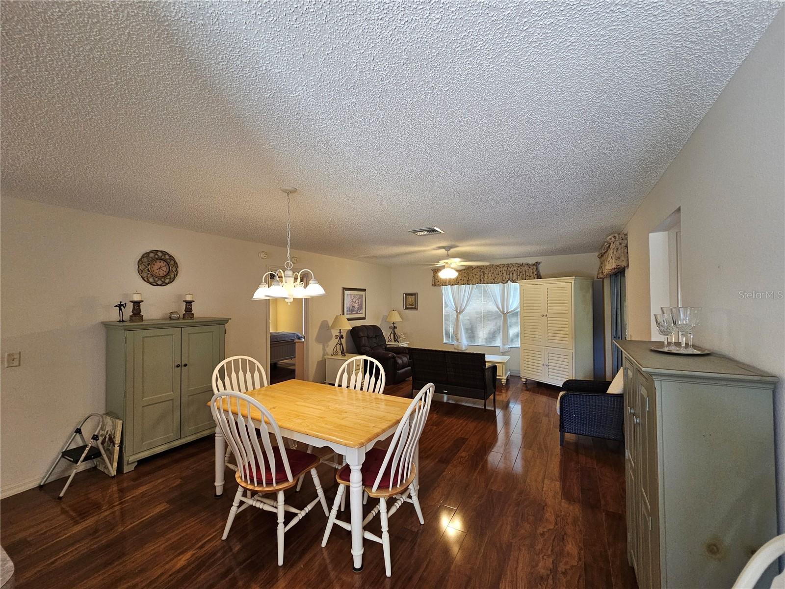 945 Candler Pl Property Photo 6