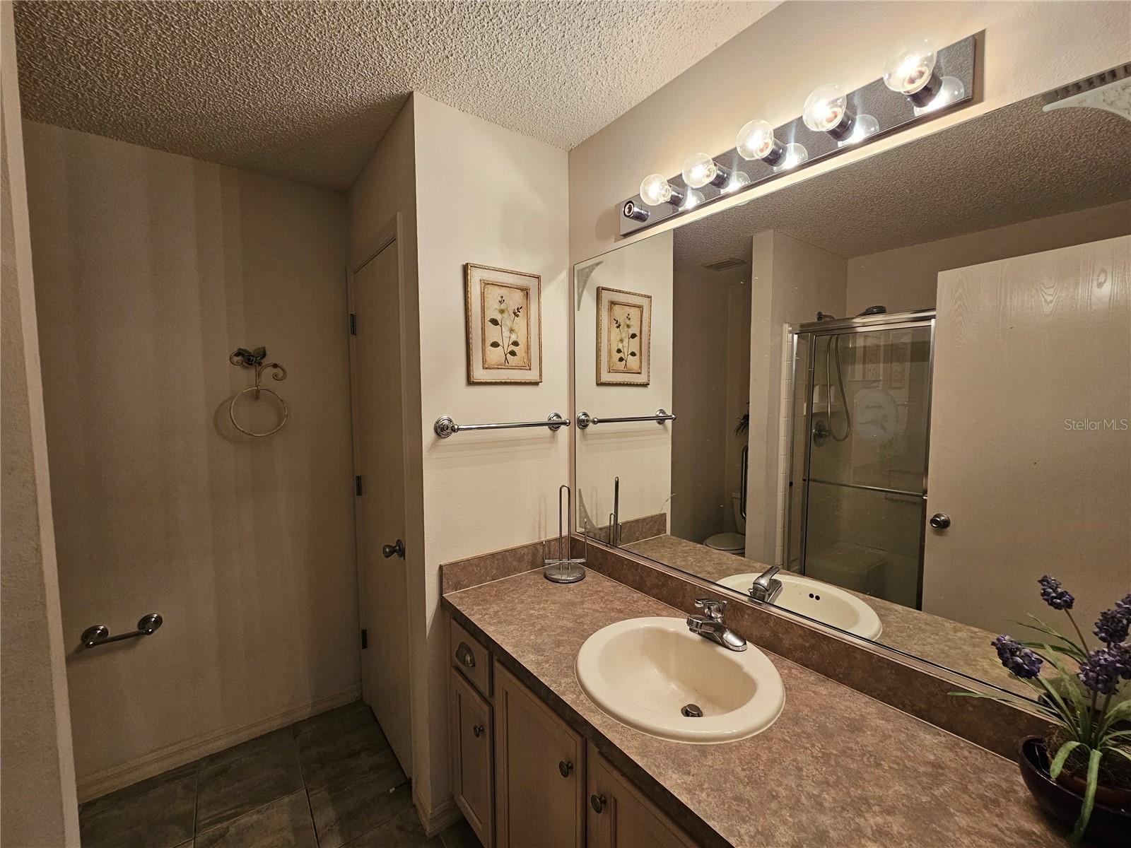 945 Candler Pl Property Photo 9