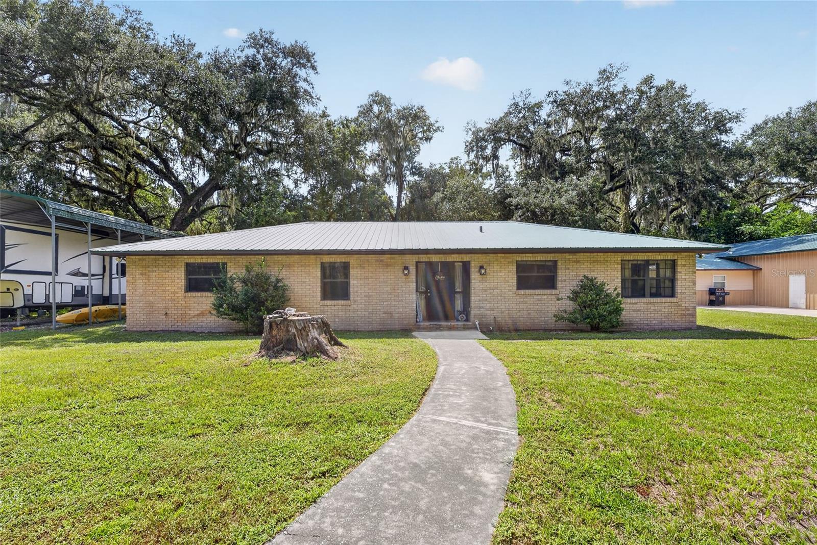 7468 Cr 650 Property Photo 1