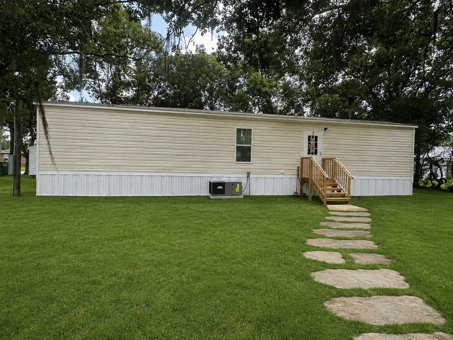 862 Ne Coldwater Ave Property Photo 18