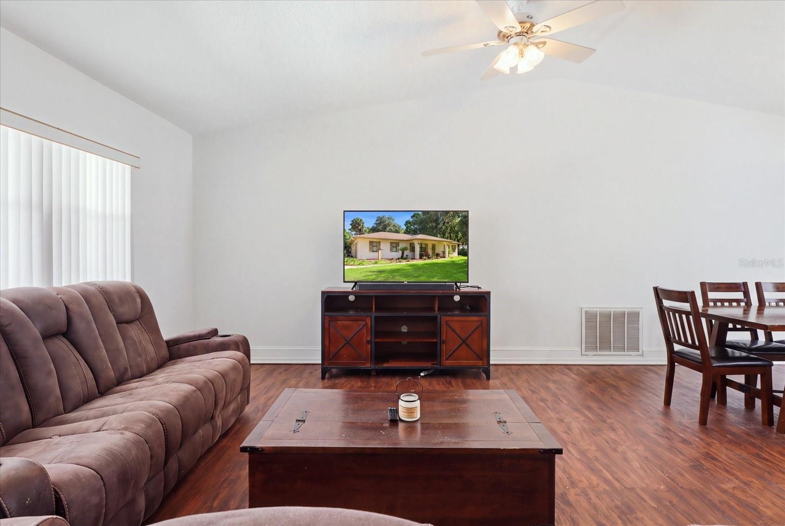 9685 W Tom Mason Dr Property Photo 6