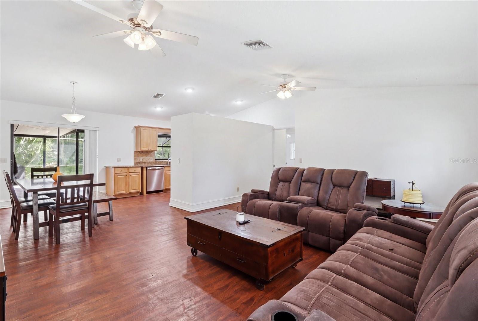 9685 W Tom Mason Dr Property Photo 7