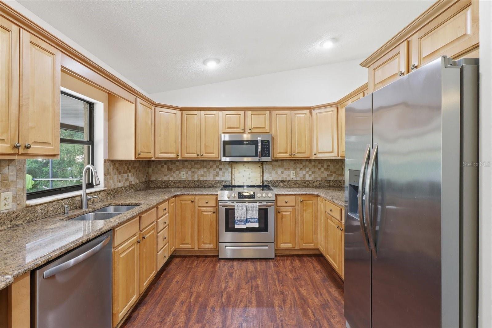 9685 W Tom Mason Dr Property Photo 10